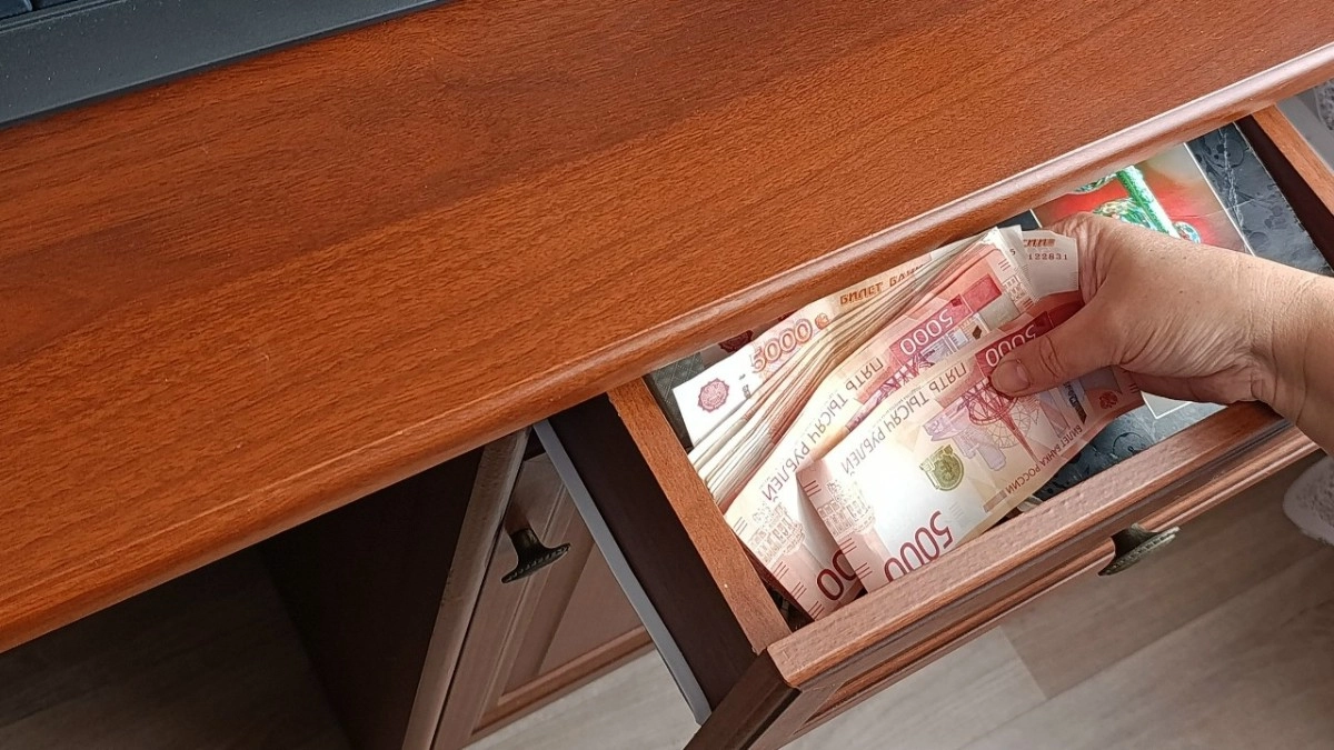 Житель Александровского района набрал микрозаймов на имя друга и попался полиции