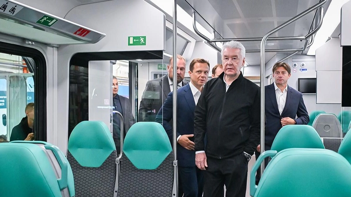 Собянин: Производство транспорта для Центрального транспортного узла помогает развивать экономику России