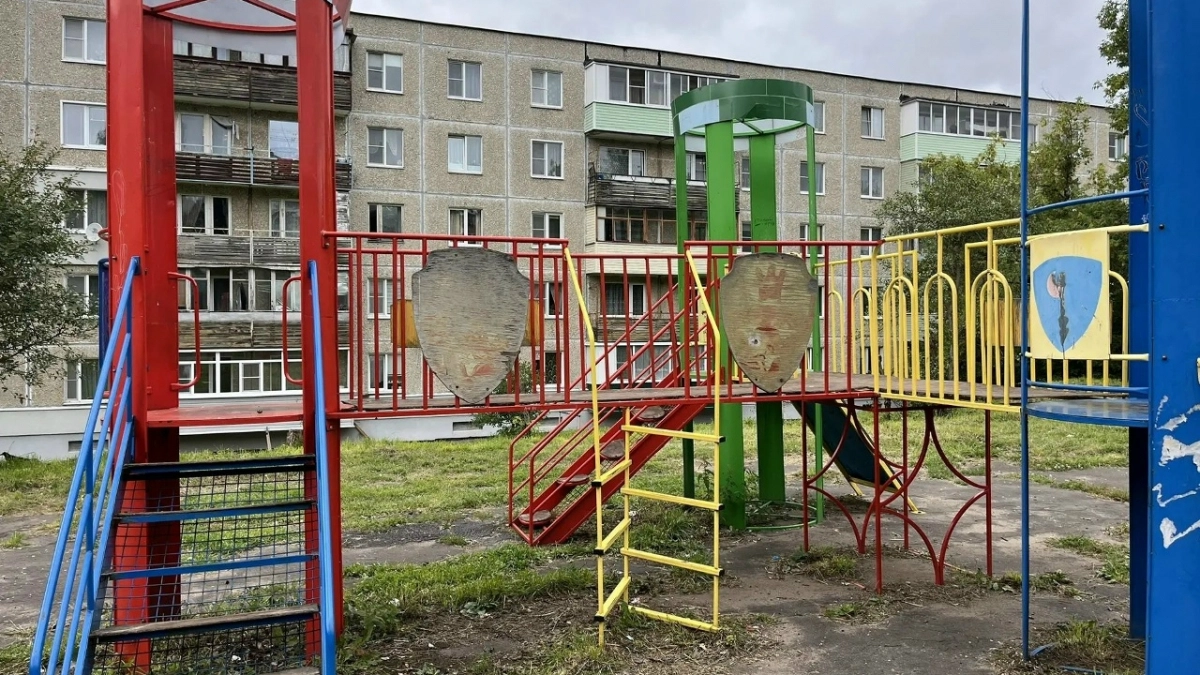 Сотрудники прокуратуры нашли нарушения на детских площадках в Кольчугино