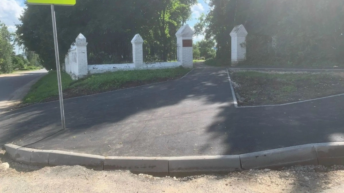 Во Владимире после жалоб появился тротуар на проблемном участке дороги