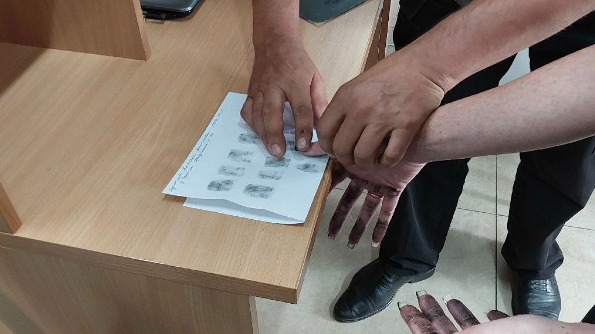 Полицейские Киржачского округа установили личность вора по отпечаткам пальцев