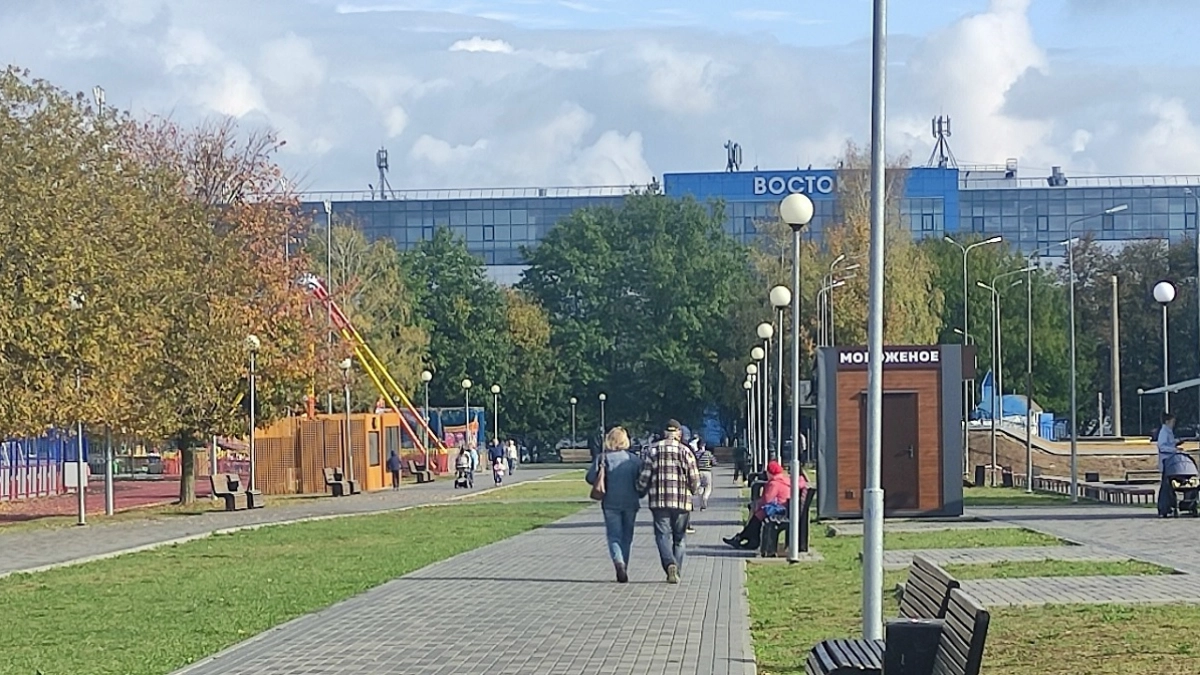 Погода в сентябре сведёт с ума: россиян ждут летнее тепло, резкие похолодания и ливни — новый прогноз по регионам