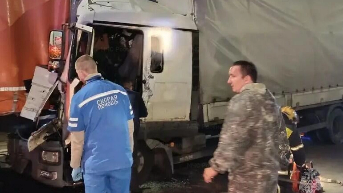 У Петушков спасатели извлекли из машины пострадавшего в ДТП 