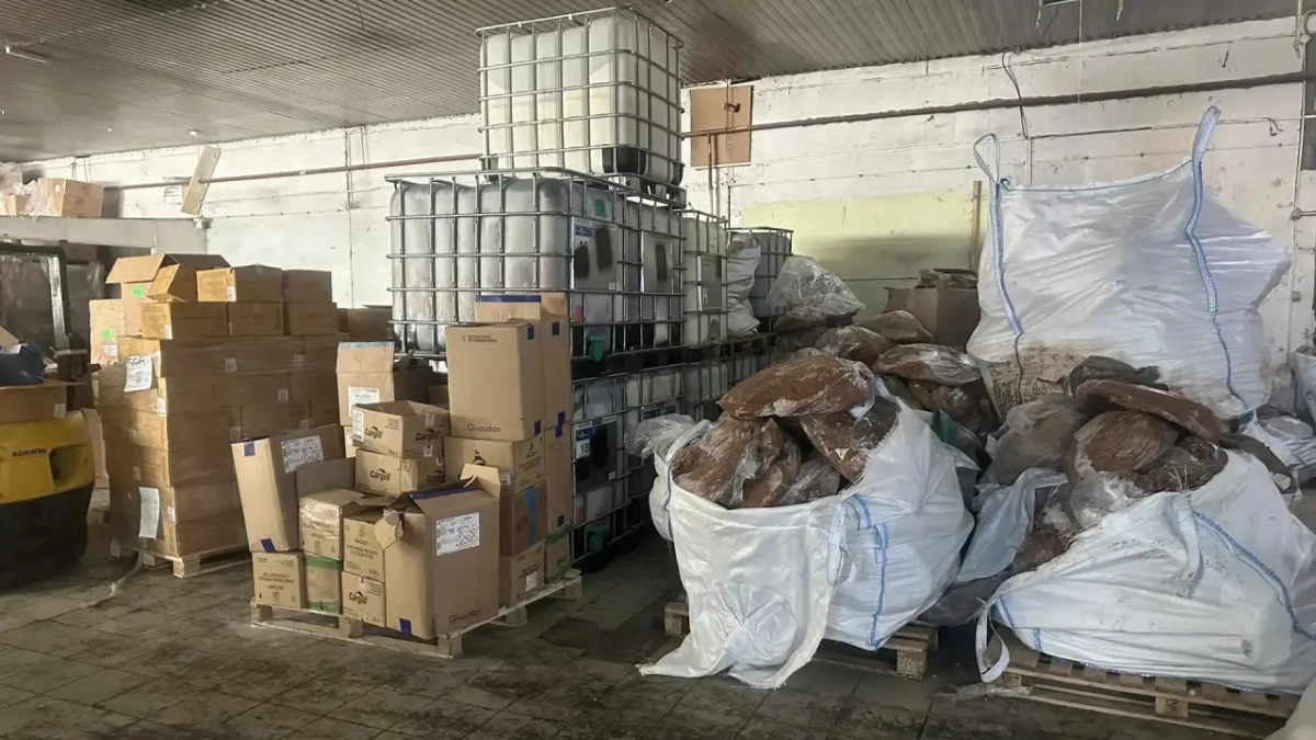 Под Покровом накрыли производство шоколада, продававшее продукцию под известными брендами