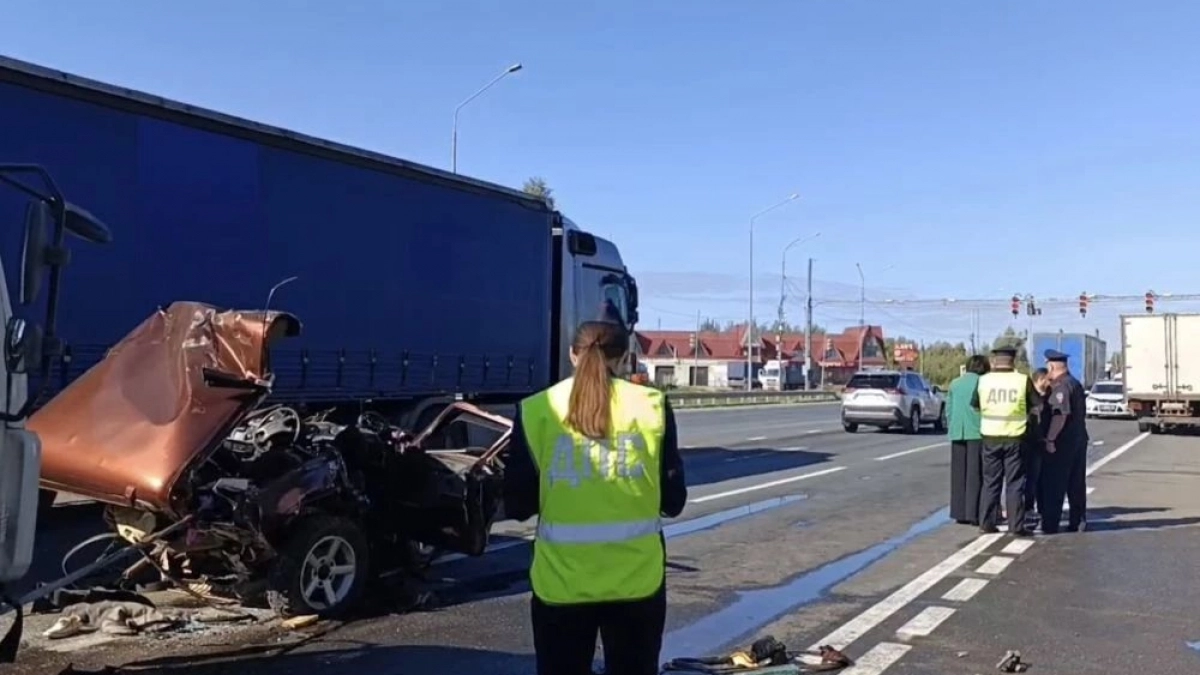 Под Вязниками в ДТП с легковушкой и фурой скончались три человека
