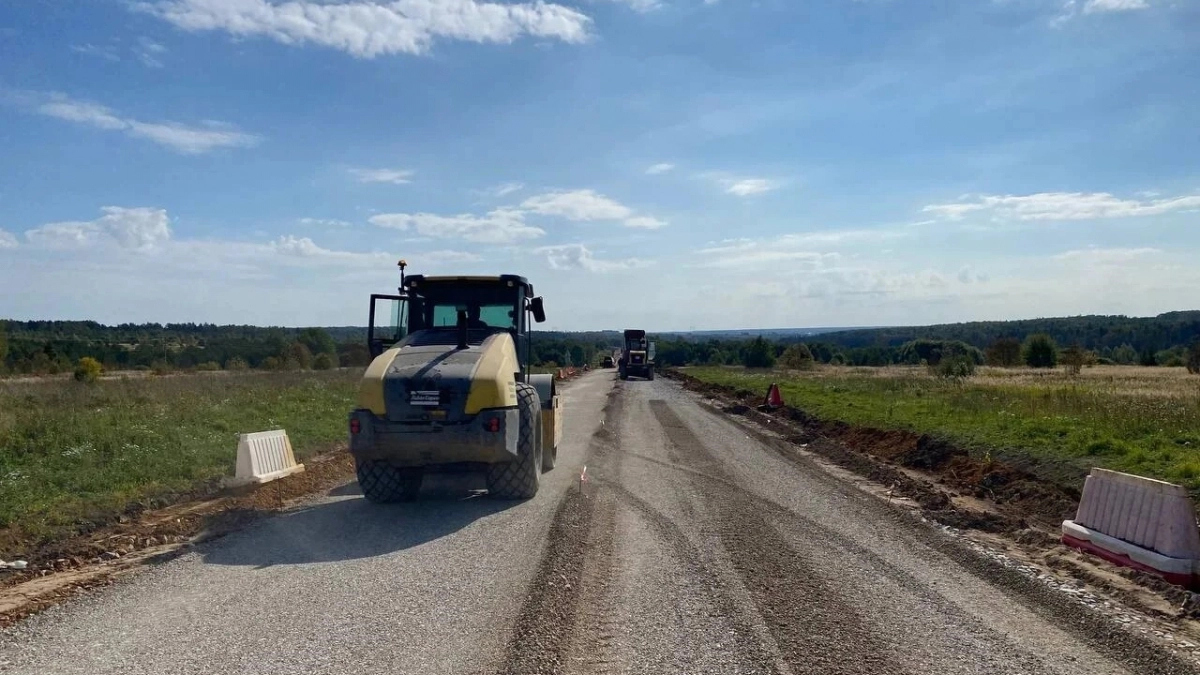 В Кольчугинском округе обновляют 2,5 километра дороги до Красной Горы