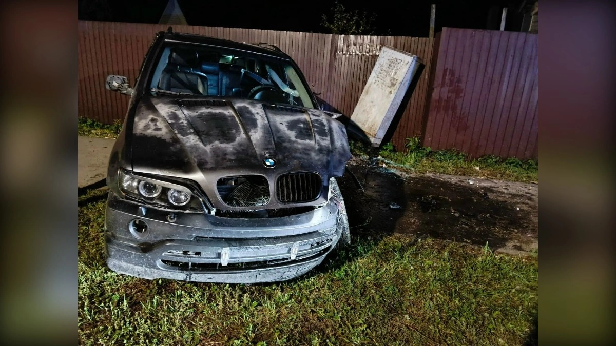 В Юрьев-Польском пьяный водитель BMW пытался скрыться от полиции и разбил авто