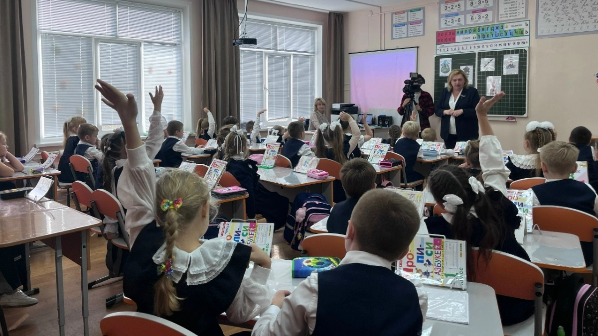 Ольга Хохлова поздравила педагогов Владимирской области с профессиональным праздником