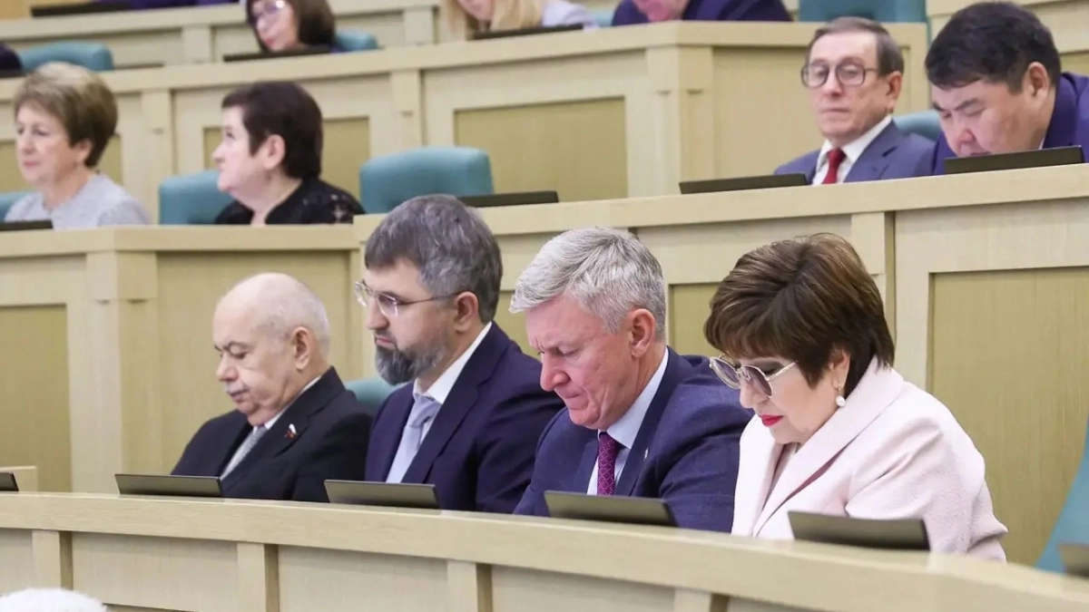 Ольга Хохлова приняла участие в парламентских слушаниях, посвященных федеральному бюджету на 2027-2029 годы