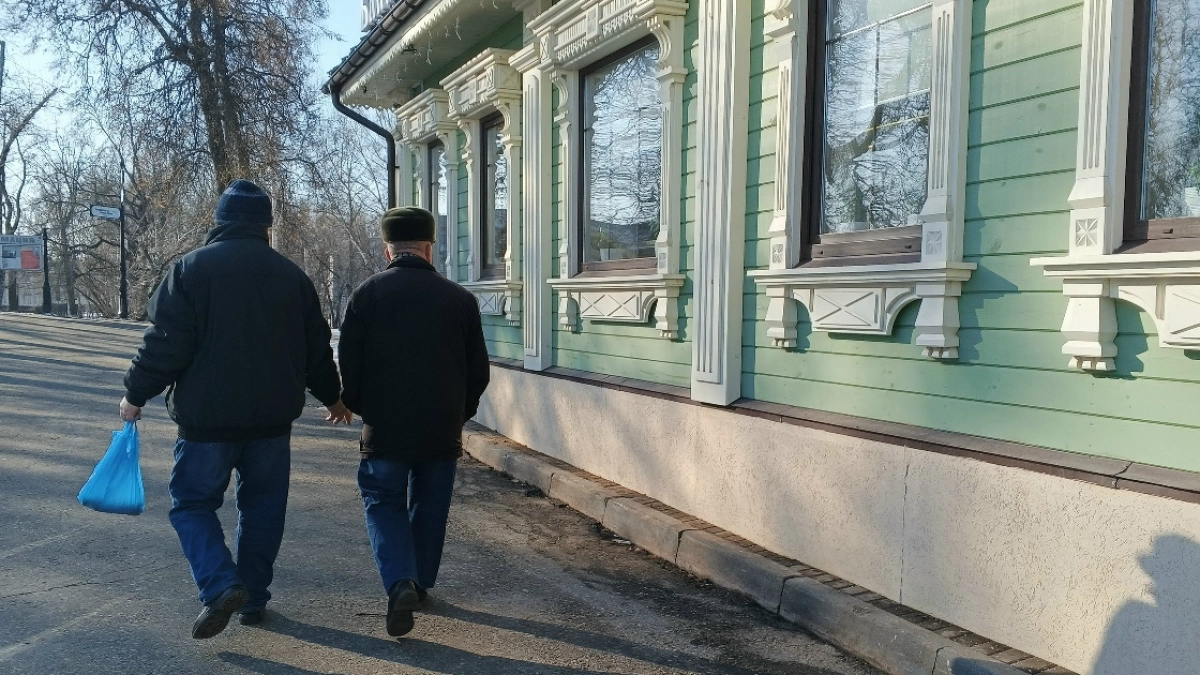 Эти 5 вещей никогда нельзя отдавать детям и внукам: ценный совет для бабушек и дедушек