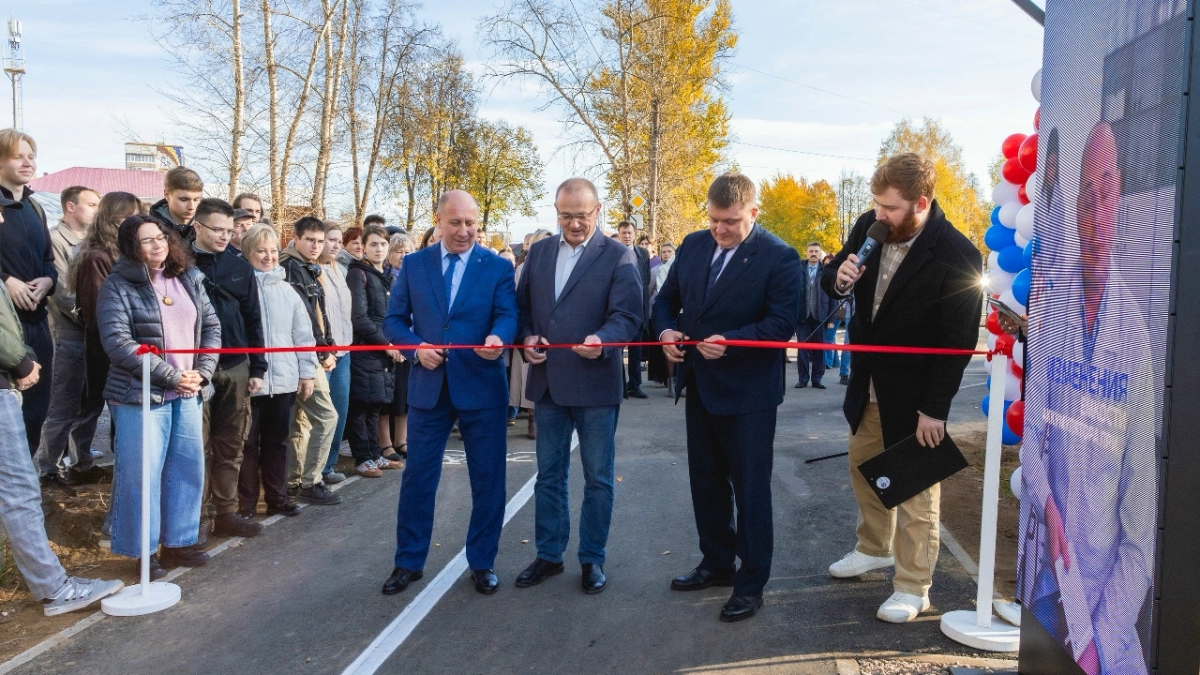 В Коврове торжественно открыли Аллею науки и технологий
