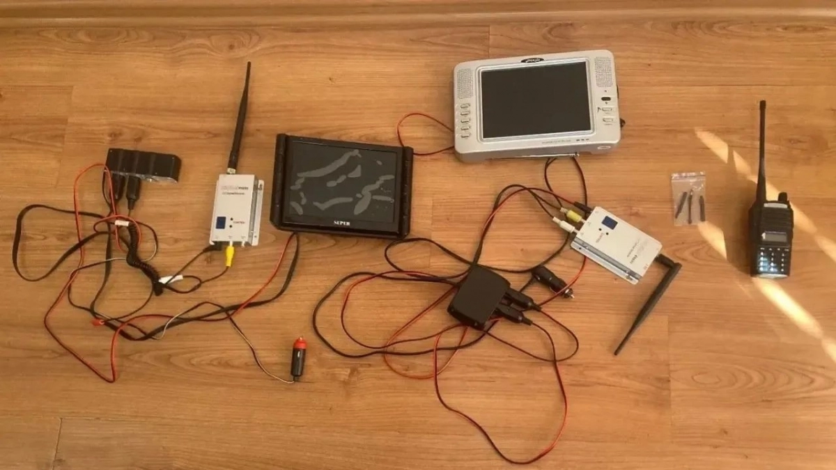 Во Владимире мужчин осудят за попытку сдать экзамен на права с помощью скрытой техники