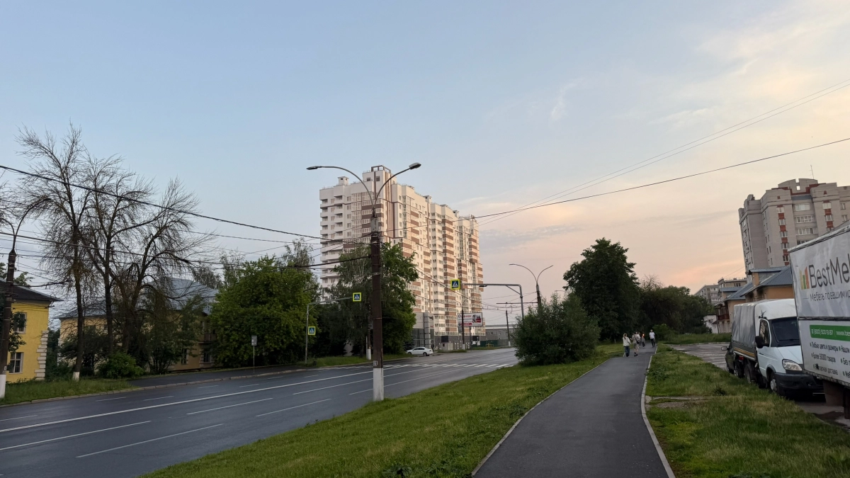Во Владимире запретят парковать грузовики на двух улицах