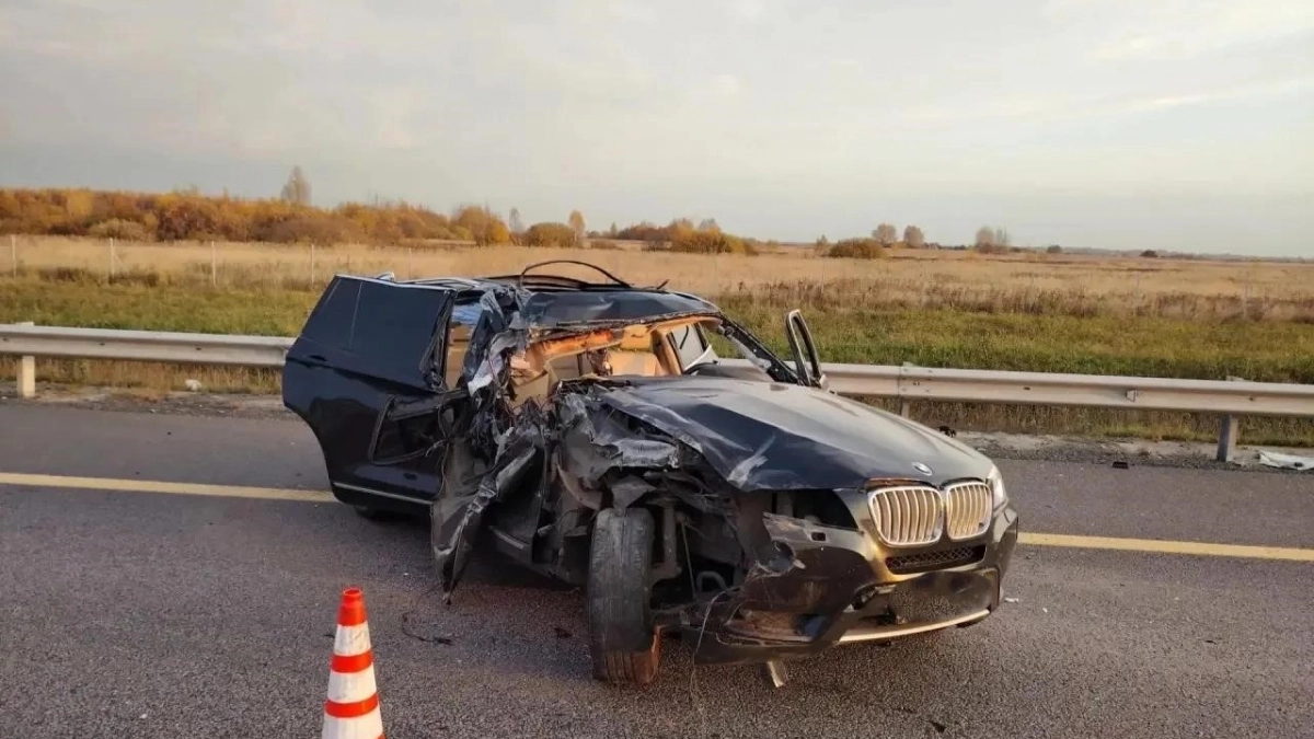 Под Муромом в автомобиле обнаружили тела двух человек после ДТП с большегрузом