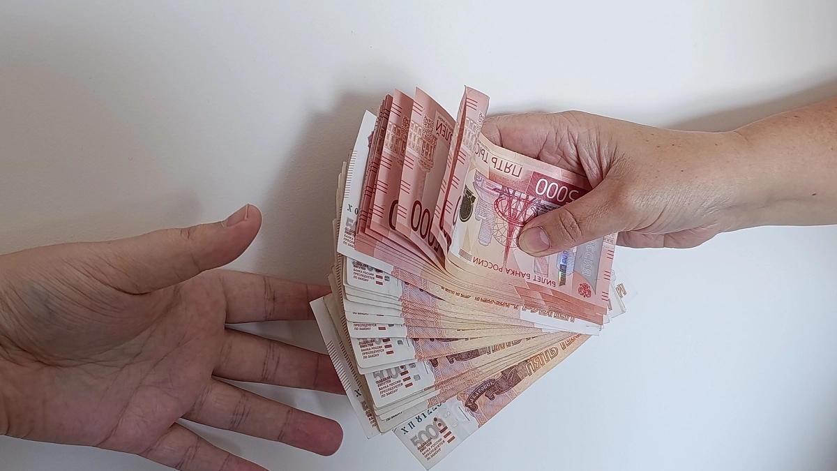 В Александровском округе завершили расследование дела о невыплате зарплаты