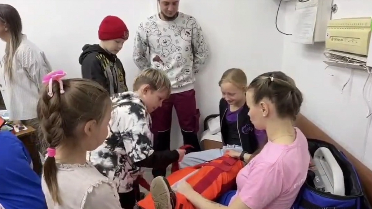 Владимирская станция скорой помощи познакомила детей со своей работой