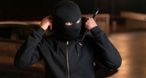 Владимирец украл у соседки по общежитию шуруповерт и электропилу