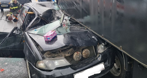 В Юрьевце водитель легковушки погиб в ДТП с большегрузом