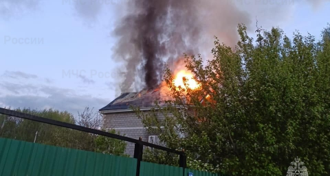 Спасатели потушили пожар в частном доме в деревне Машково