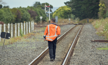 Железнодорожный переезд для машин в Карабанове закроют на ремонт