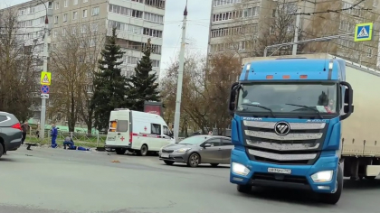 Во Владимире фура протаранила скорую: пострадал врач 