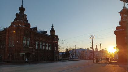 Гидрометцентр бьёт тревогу  в эти выходные погода сойдёт с ума? Нагрянут метели, грозы и не только — свежий прогноз по регионам