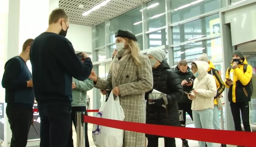 В России в самолётах и поездах могут ввести QR-коды