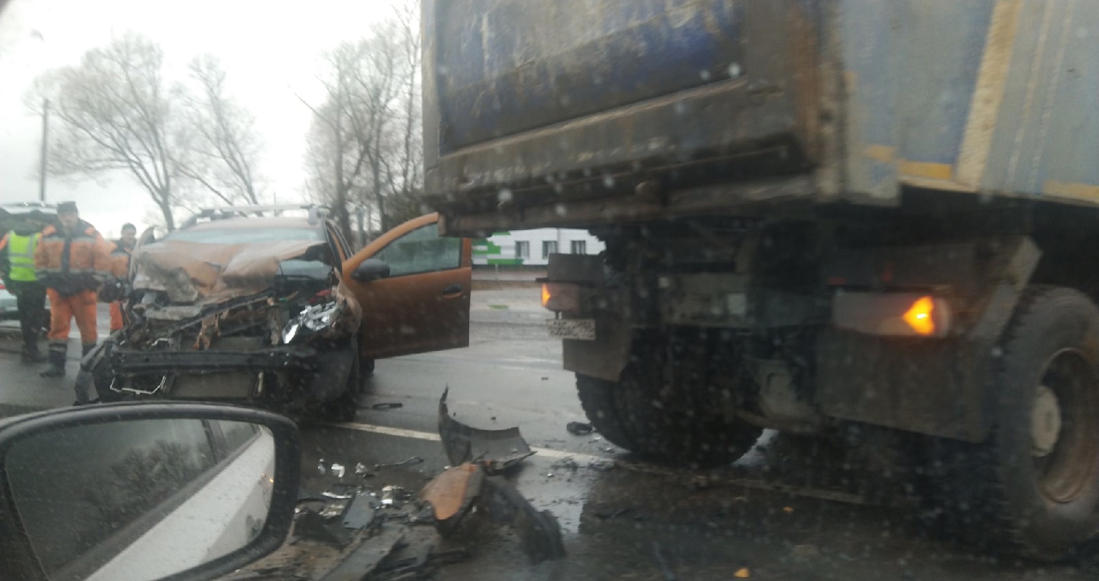 Во Владимирской области в жёстком ДТП с грузовиком пострадал мужчина