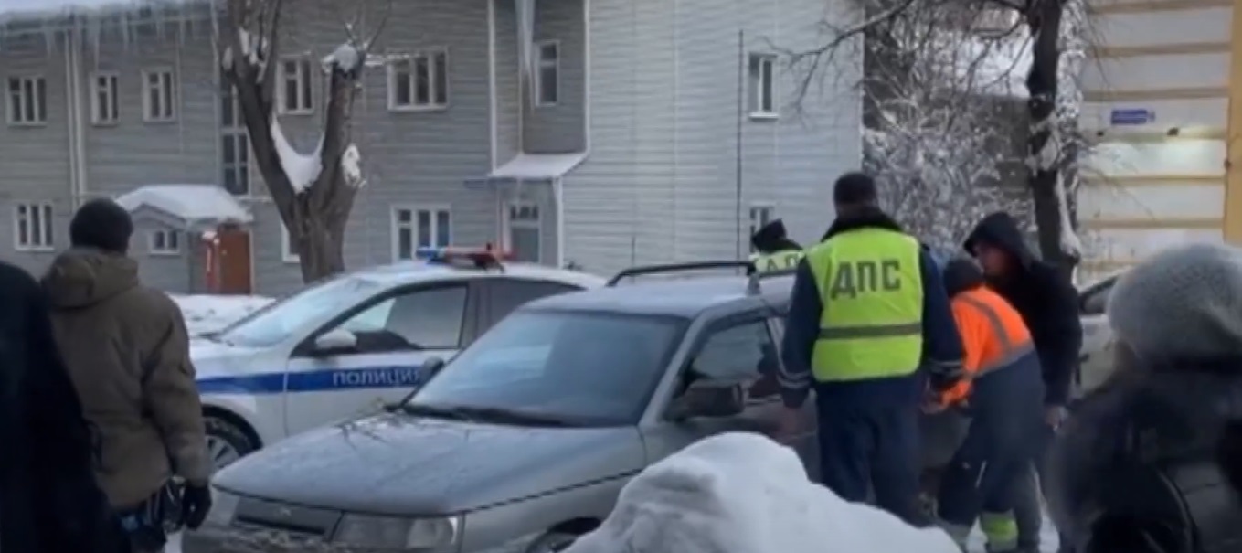 Во Владимире мать оставила грудного ребёнка на холоде в машине