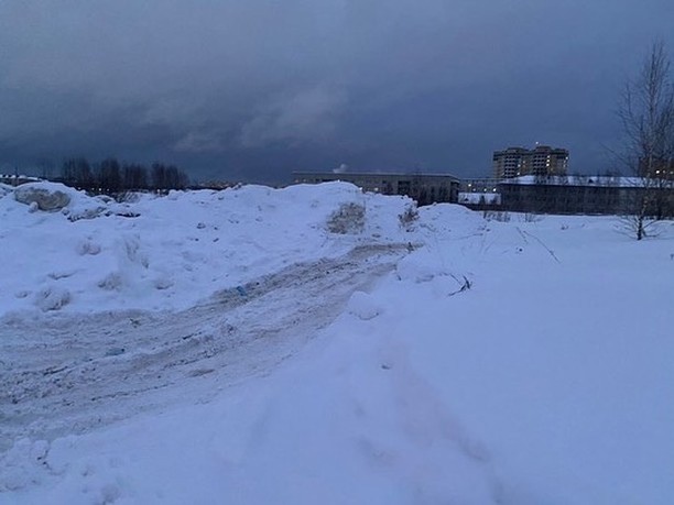  в Коврове самосвалы засыпали дорогу к гаражам