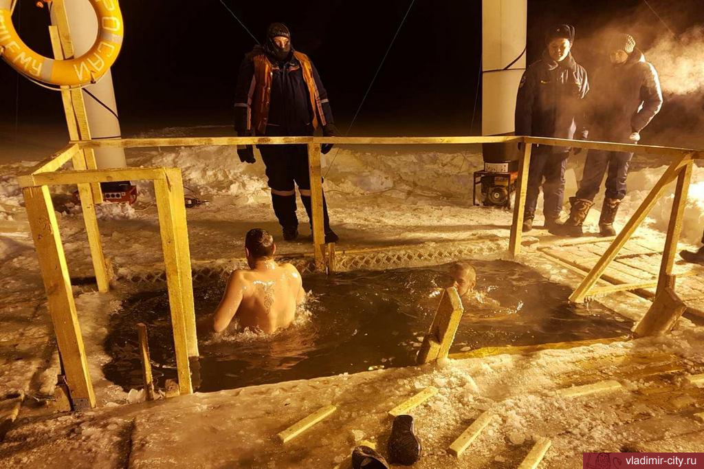  "Крещенские купания перешли в разряд маскарада"