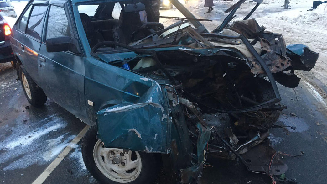  в лобовом столкновении легковушек погиб мужчина