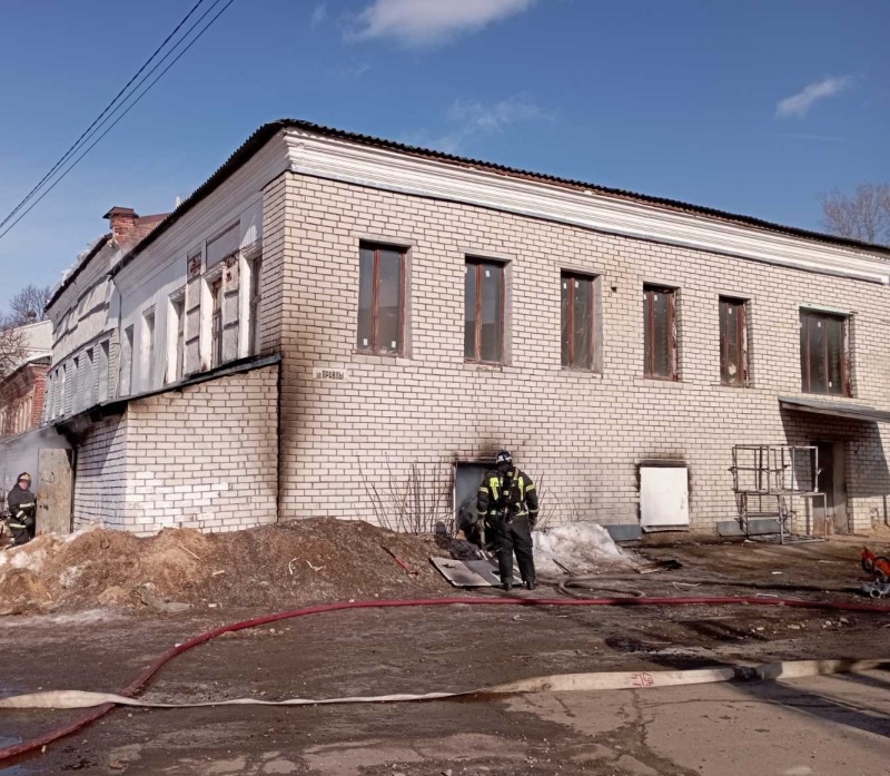 В производственном здании Коврова случился пожар
