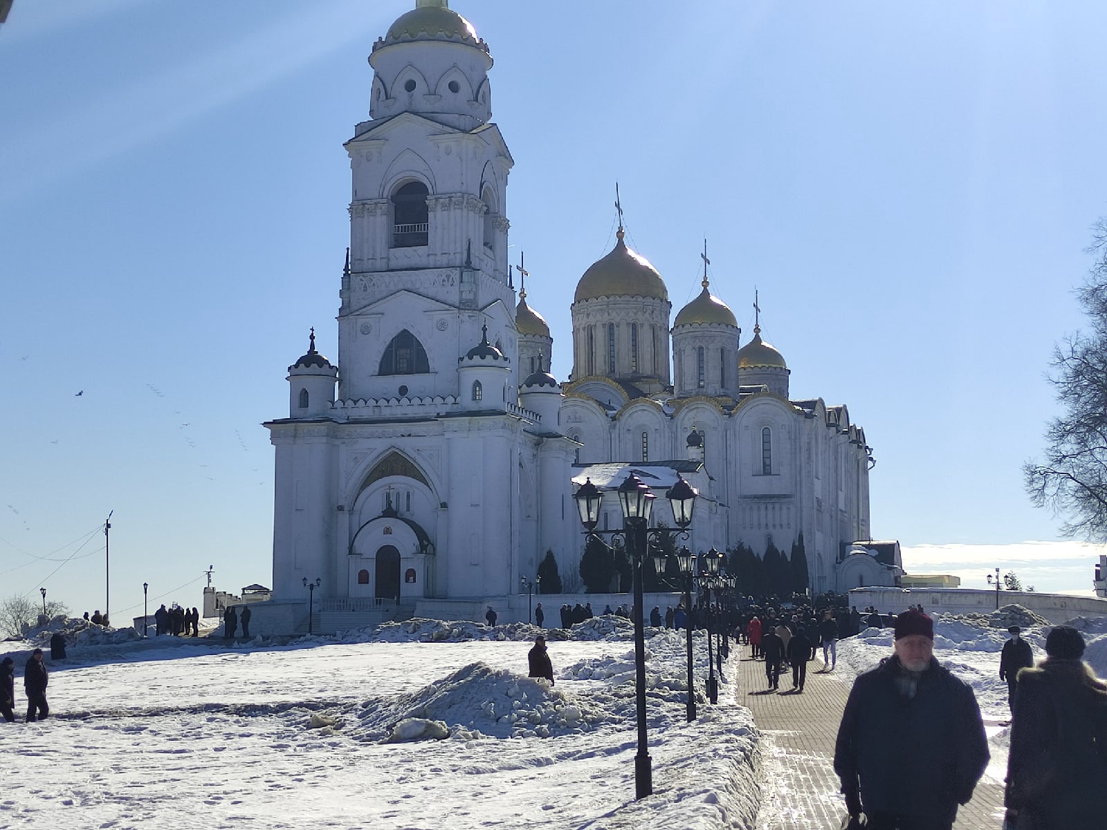 Во Владимире в Успенском соборе простились с погибшими на Украине офицерами