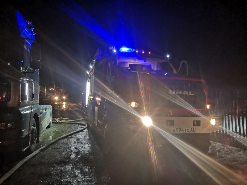  во Владимирской области загорелись 2 жилых дома