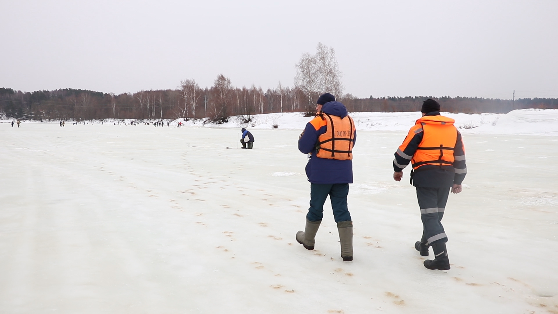 В Камешковском районе спасатели спугнули 200 любителей подлёдной рыбалки