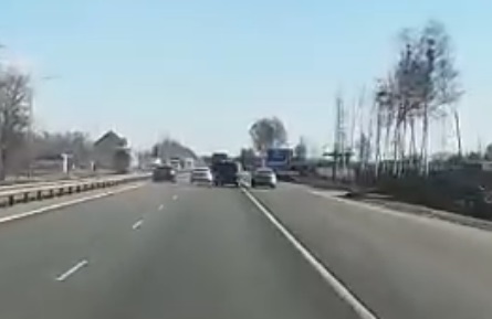 Во Владимирской области кортеж в сопровождении ГИБДД подрезал автомобилиста