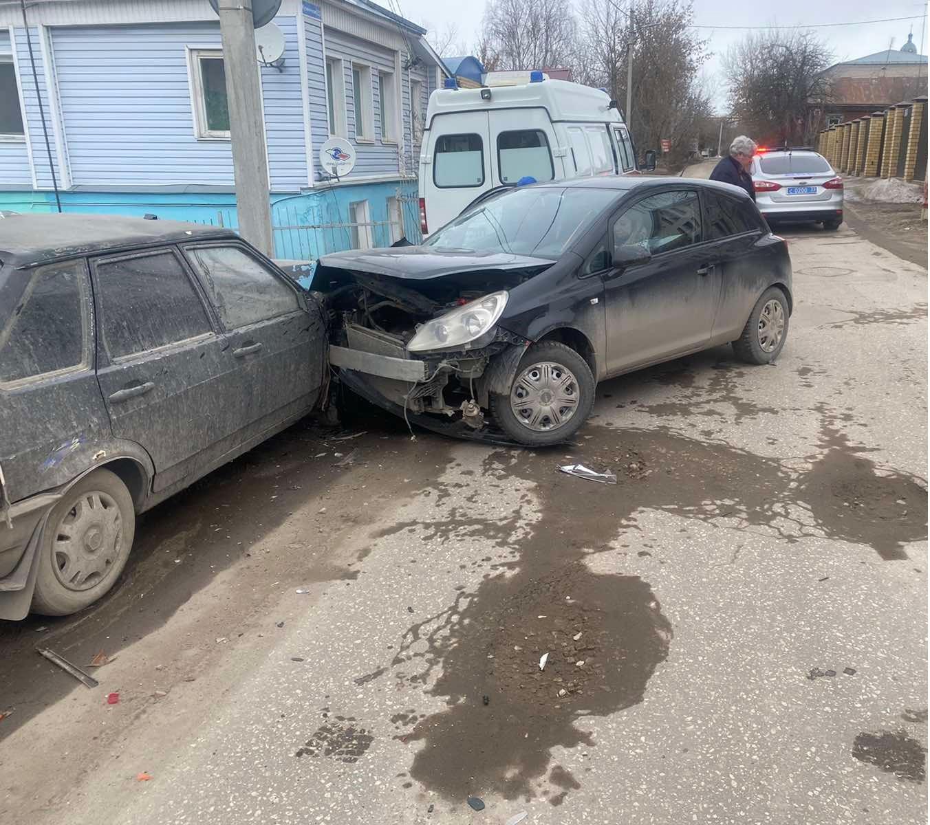 В Коврове пьяная автоледи устроила массовую аварию