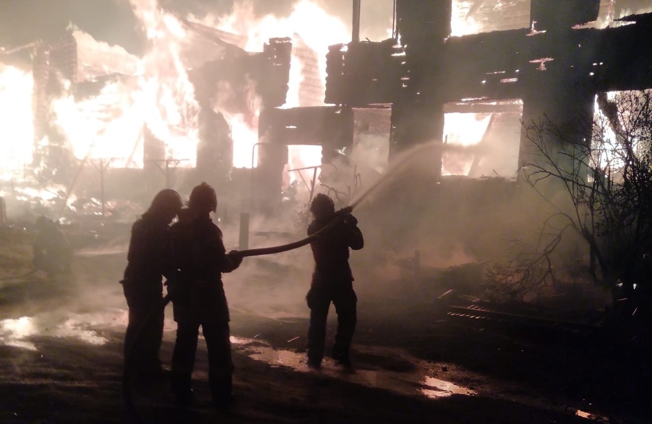 Крупный пожар уничтожил жилой дом в Петушинском районе