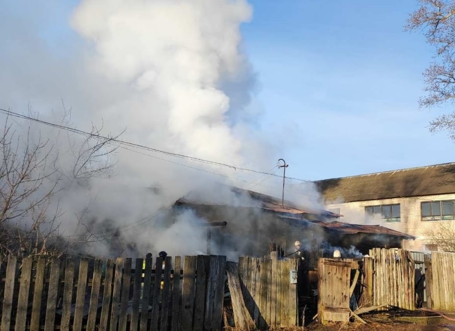 В Камешковском районе крупный пожар уничтожил несколько квартир