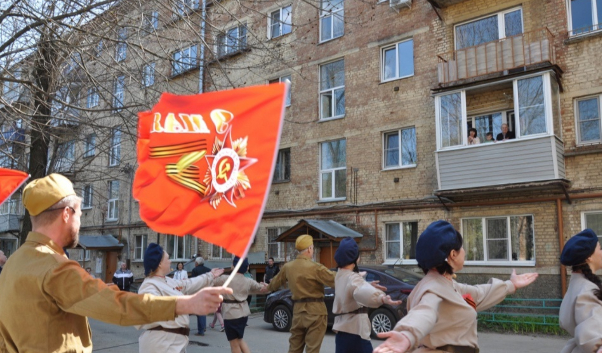 Во владимирских дворах продолжаются концерты, приуроченные к 9 мая