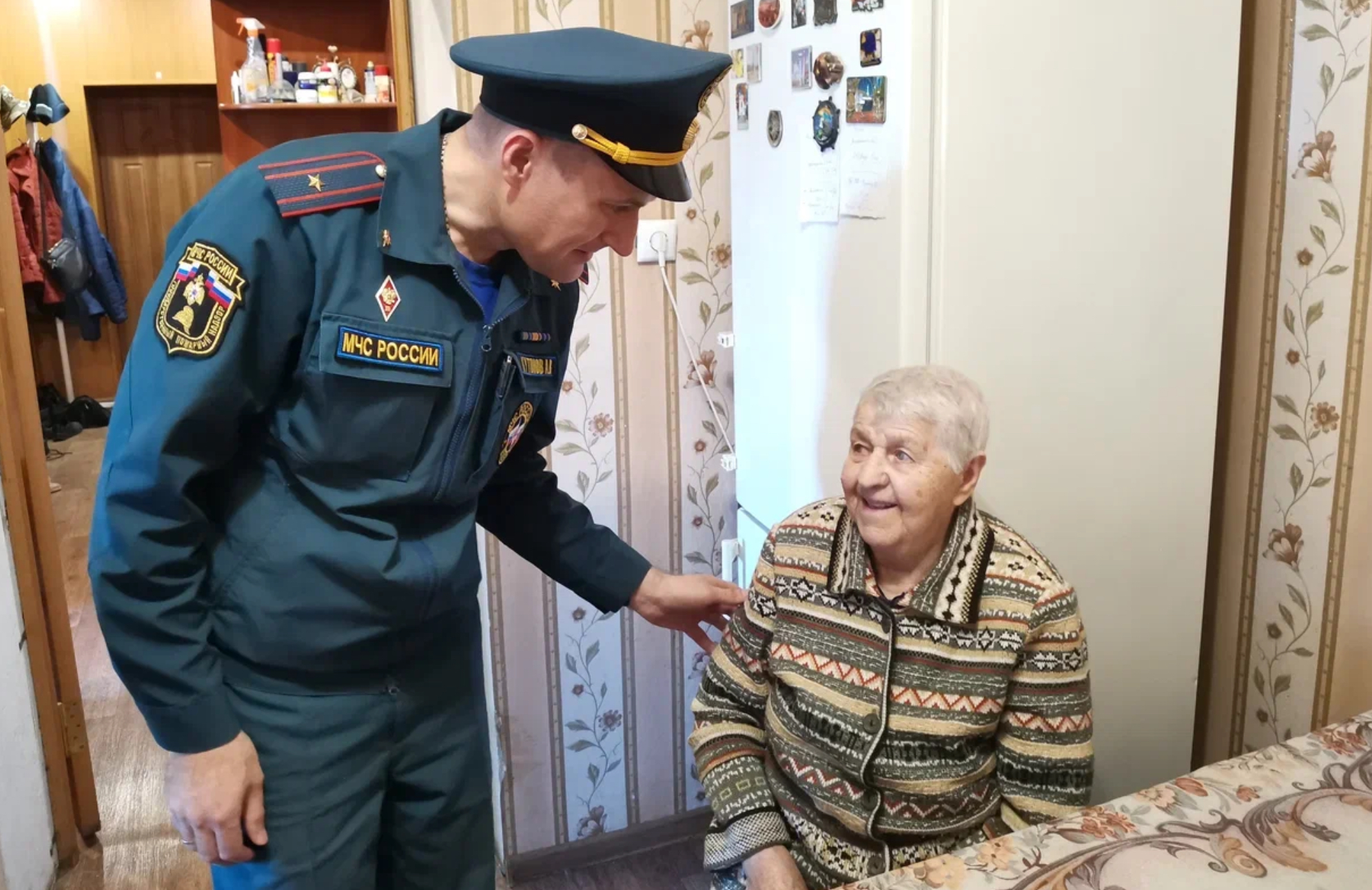 Владимирские спасатели установили пожарные извещатели в квартирах ветеранов