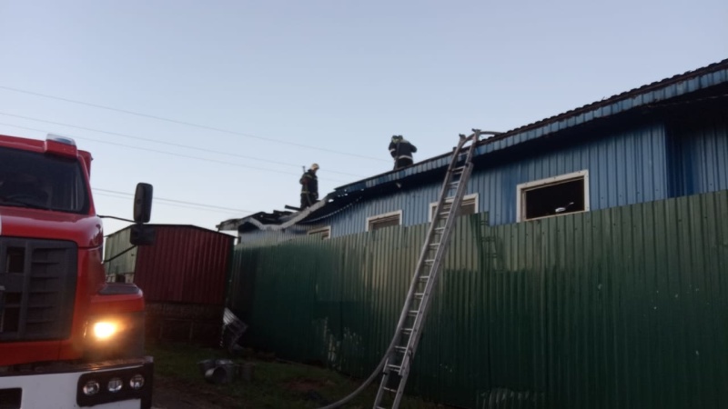 Пожарные ликвидировали пожар площадью 200 квадратных метров в Киржачском районе