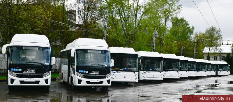 В областную столицу прибыли 14 новых автобусов