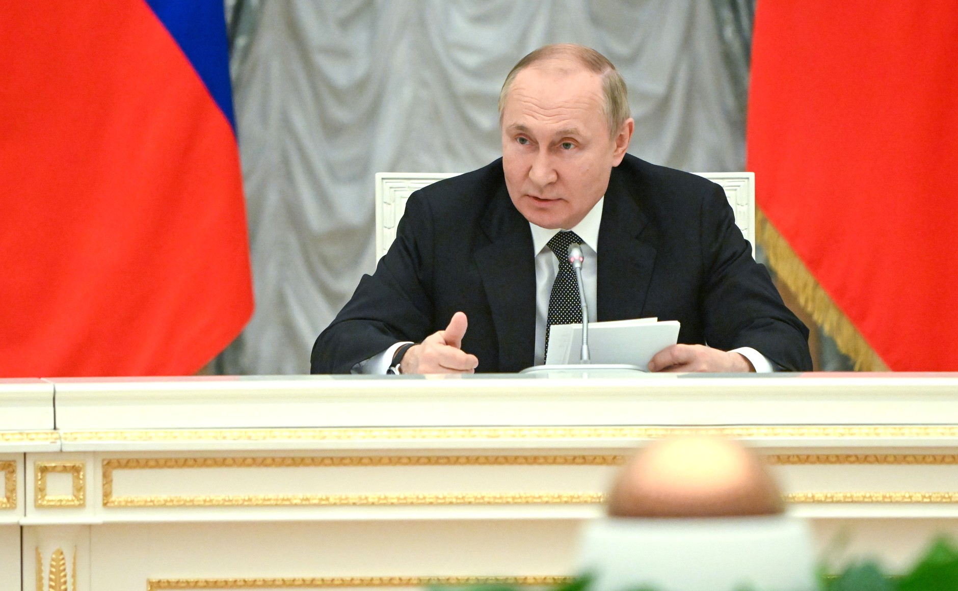  Путин повысит пенсии и МРОТ