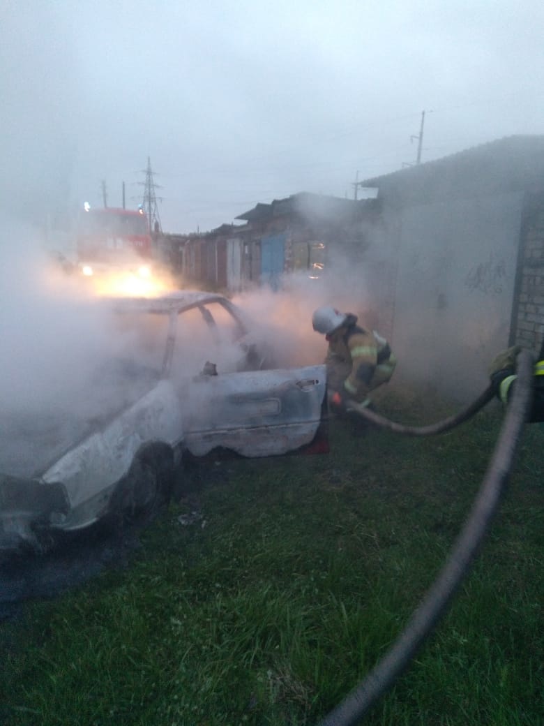 6 пожарных тушили автомобиль в Судогде