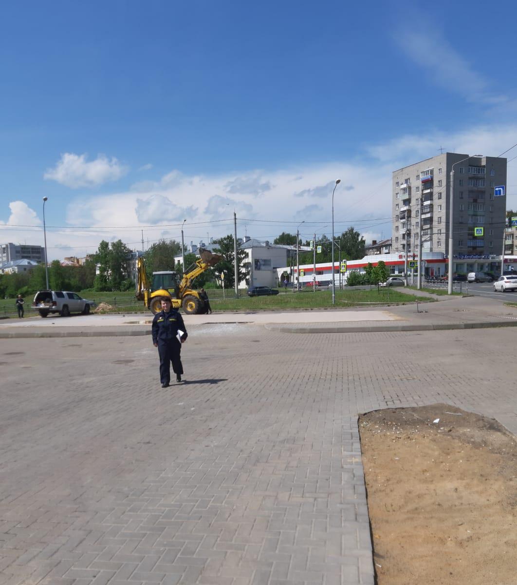 Собственник незаконной заправки на Луначарке 50 раз отказывался её сносить