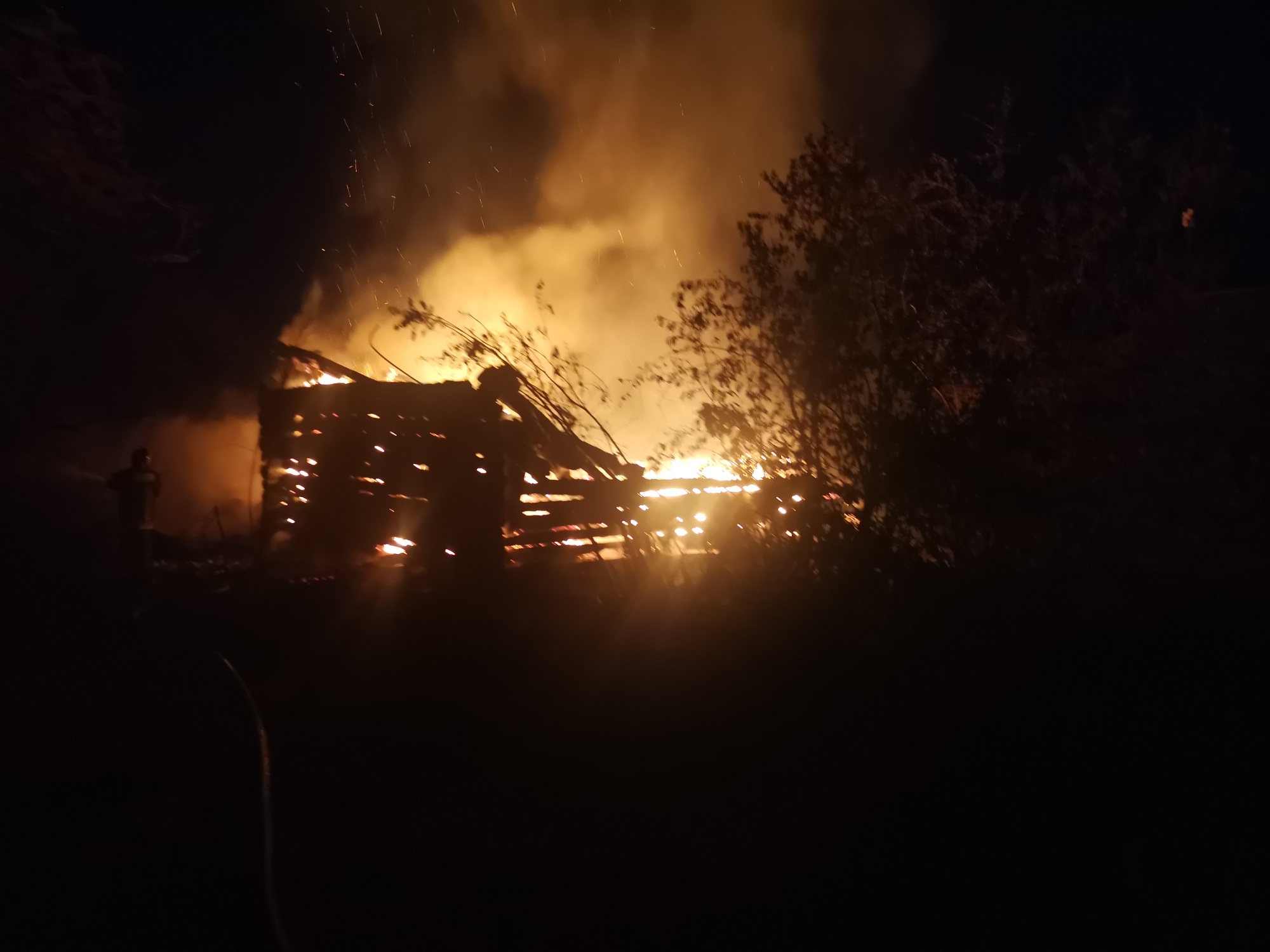 За несколько часов во Владимирской области произошло два смертельных пожара