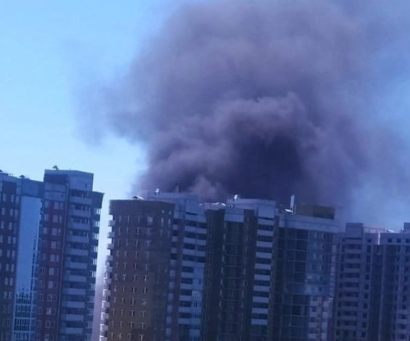 Владимирцы сообщают о крупном пожаре в ЖК «Отражение»