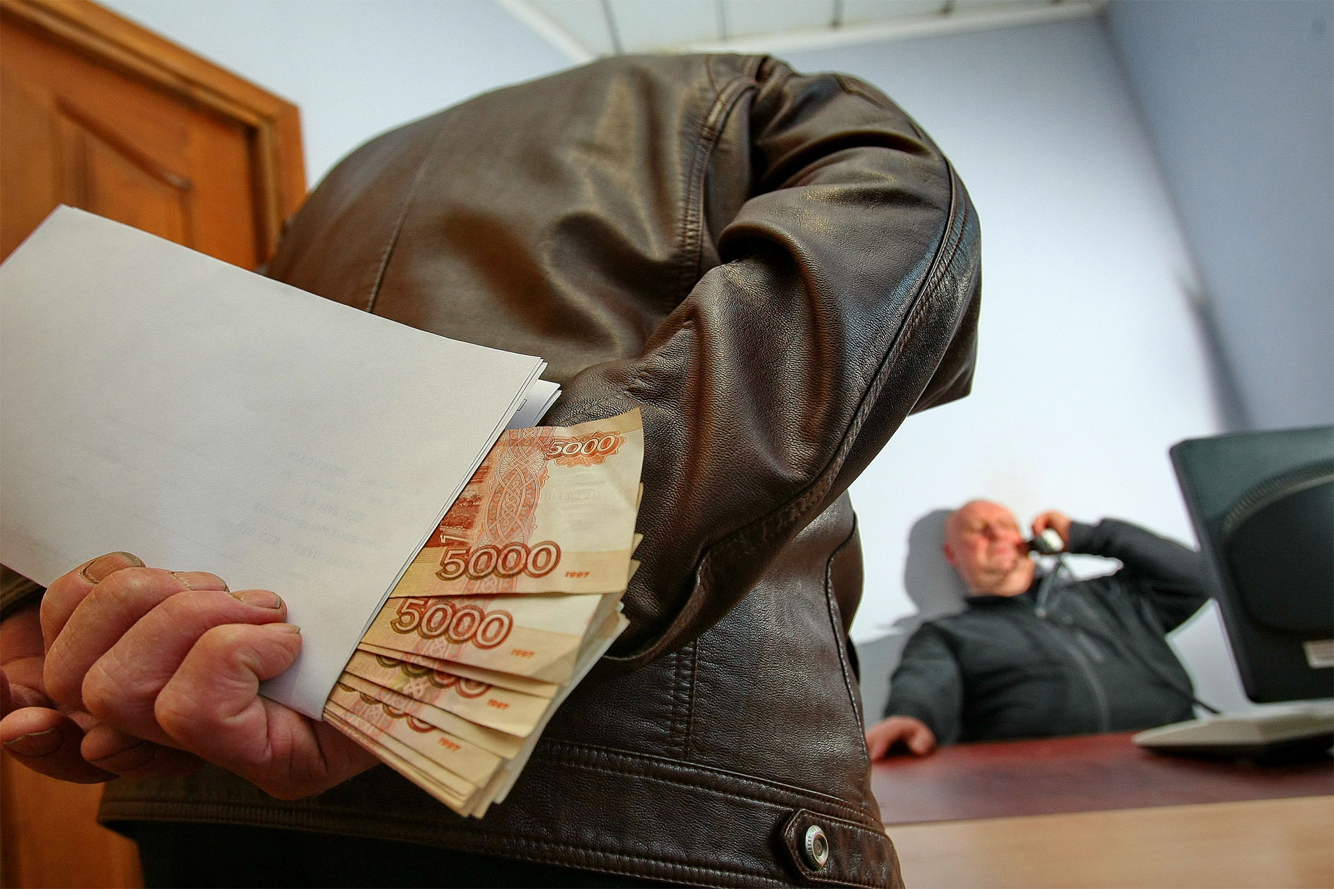 Штраф в размере 1 млн рублей присужден жителю Владимирской области за попытку дачи взятки 
